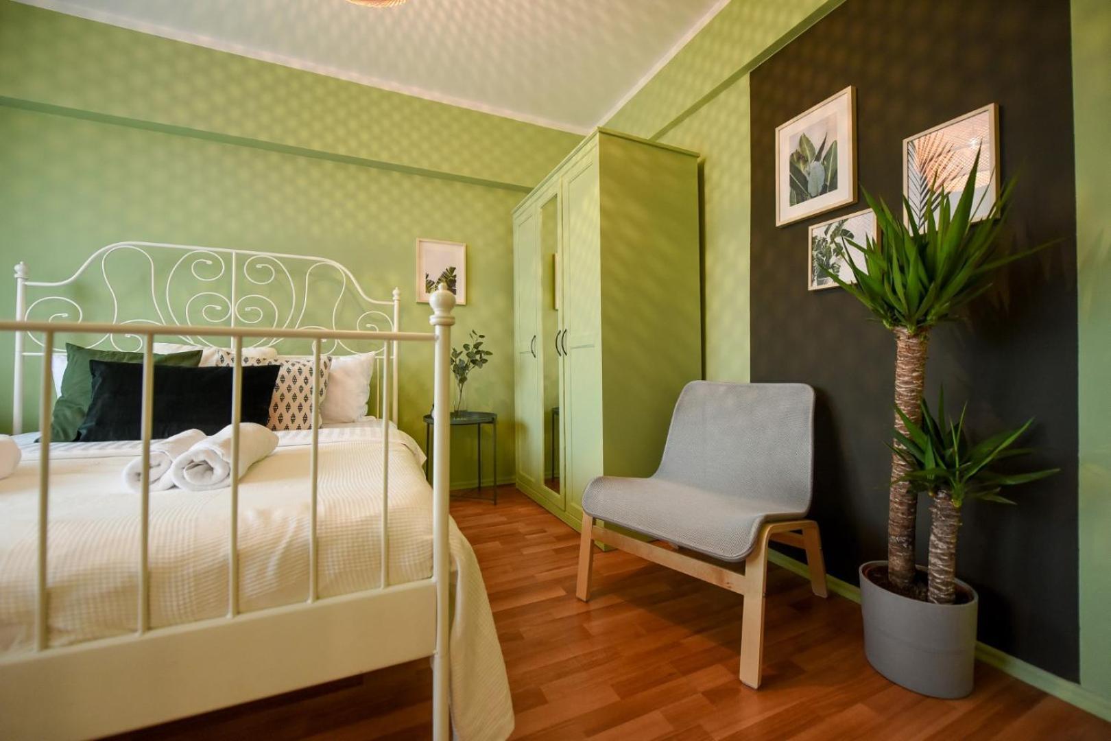 Chic Accommodation With Breathtaking Views Over Calea Victoriei - Your Central Heaven Bukarest Szoba fotó