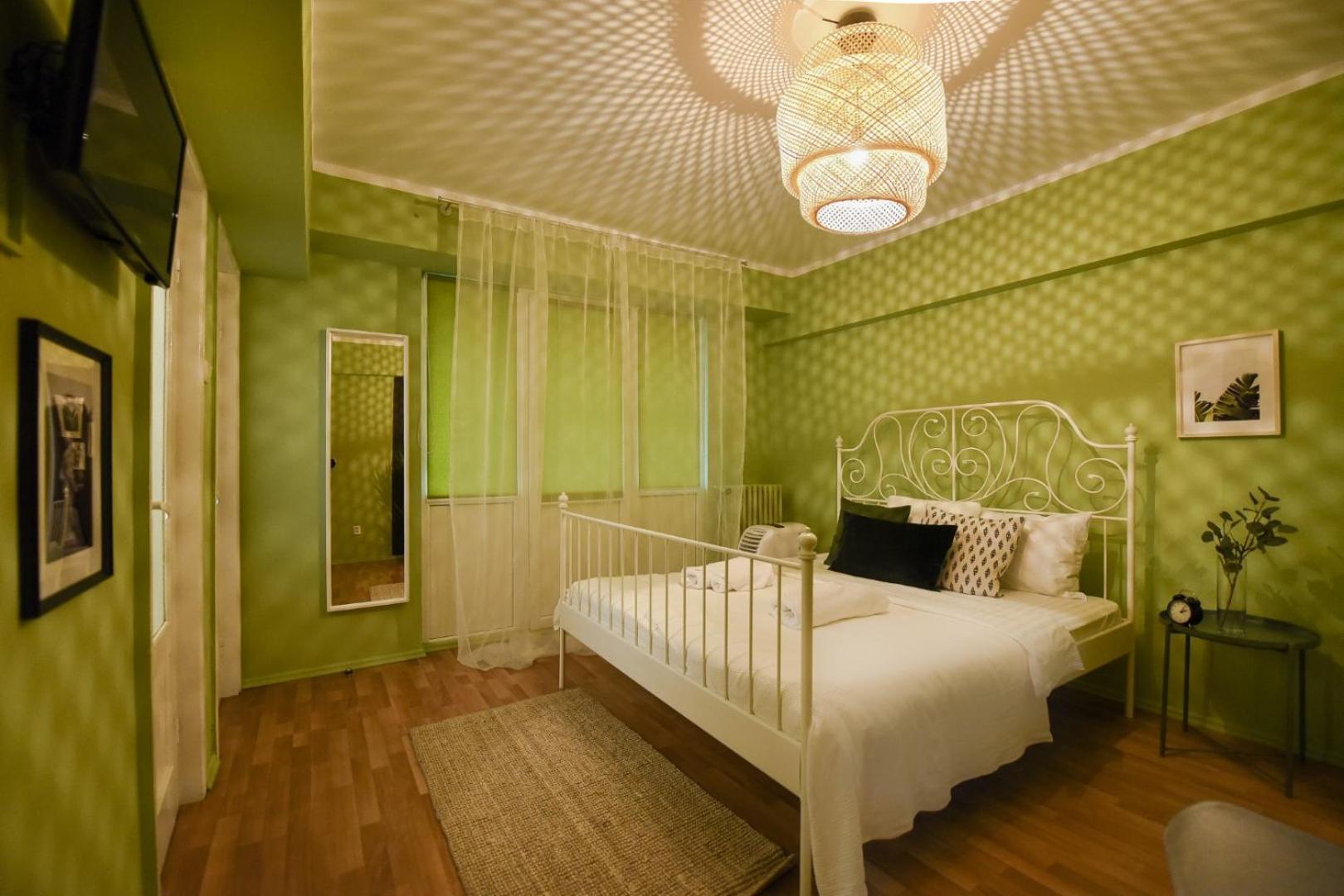 Chic Accommodation With Breathtaking Views Over Calea Victoriei - Your Central Heaven Bukarest Szoba fotó